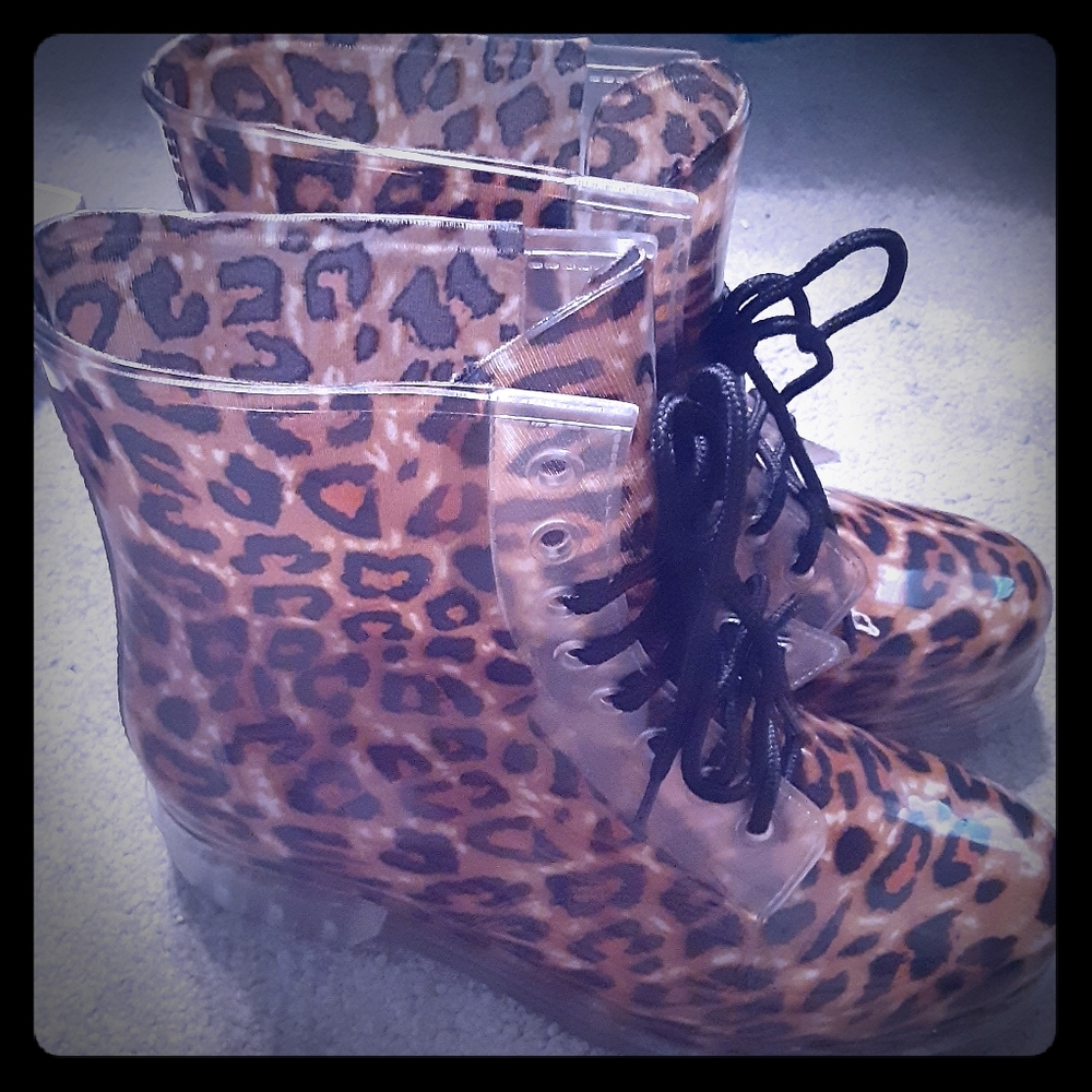 Portland Leopard boot size 10